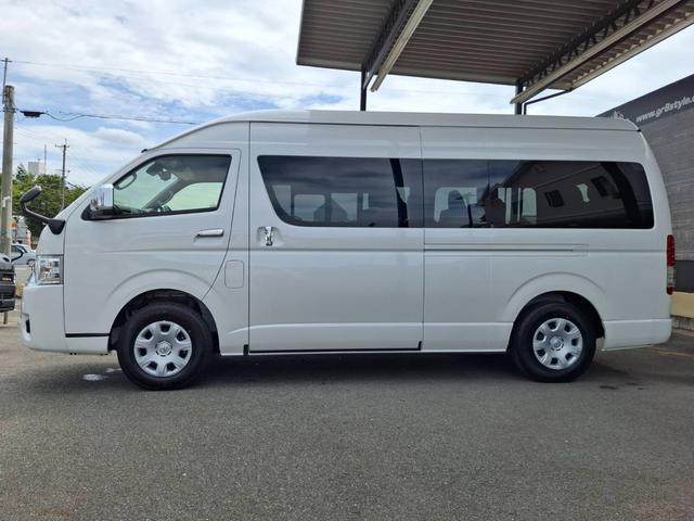 ハイエースワゴン グランドキャビン　ファインテックツアラー　ファインテックツアラー／登録済未使用車／すぐ納車／４列１０人乗り／全方位カメラ／デジタルミラー／キャプテンシート（24枚目）