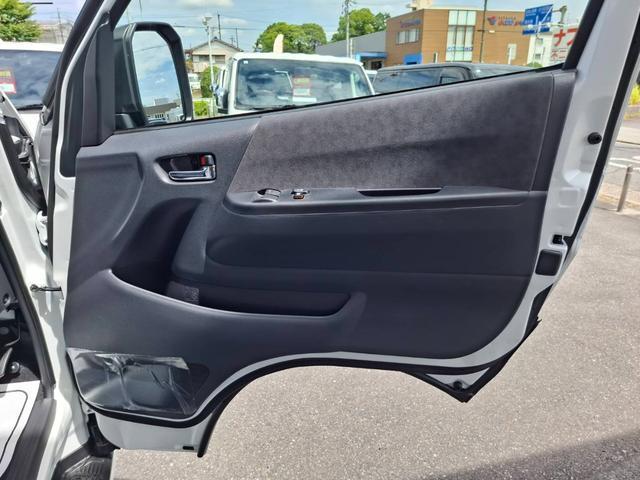 ハイエースワゴン グランドキャビン　ファインテックツアラー　ファインテックツアラー／登録済未使用車／すぐ納車／４列１０人乗り／全方位カメラ／デジタルミラー／キャプテンシート（42枚目）