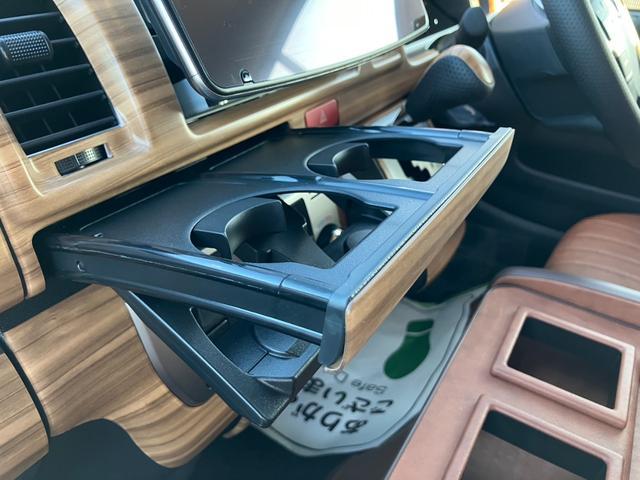 ハイエースバン ロングスーパーＧＬ　アースカラーパッケージ　４ＷＤ／丸目ヘッドライト／ＧＲ８インテリアカスタム／ＢＩＧ－Ｘナビ／全方位カメラ／両側パワスラ／丸目ヘッドライト（52枚目）