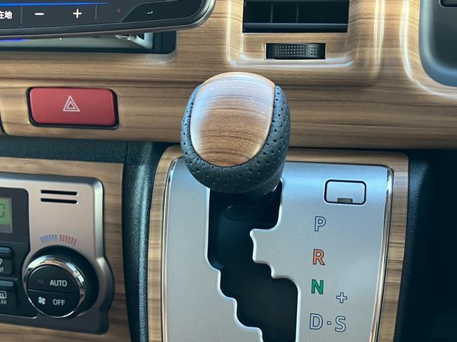 ハイエースバン ロングスーパーＧＬ　アースカラーパッケージ　４ＷＤ／丸目ヘッドライト／ＧＲ８インテリアカスタム／ＢＩＧ－Ｘナビ／全方位カメラ／両側パワスラ／丸目ヘッドライト（53枚目）