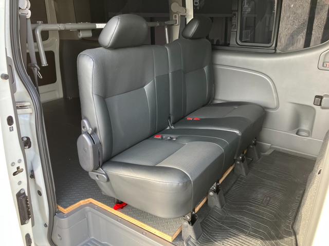 NV350キャラバンバン ロングライダープレミアムGXターボ ナビTV/バックモニター/ETC車載器/フルエアロ/エマージェンシーブレーキ/ローダウン/社外アルミ/デイライト/HIDヘッドライト/ベッドキット/サイドバイザー/スマートキー&プッシュスタート(18枚目)