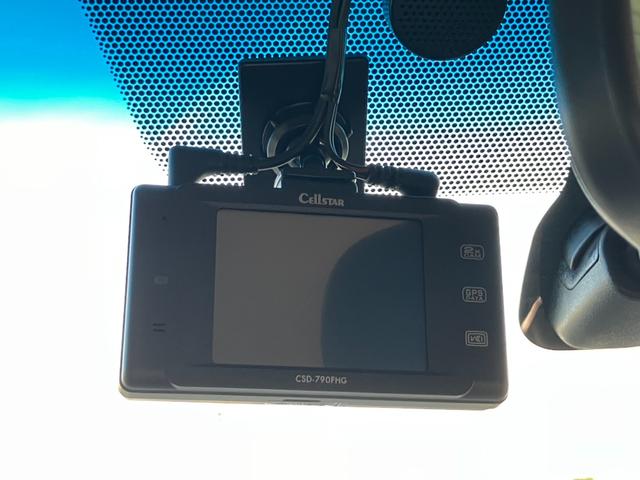 NV350キャラバンバン ロングライダープレミアムGXターボ ナビTV/バックモニター/ETC車載器/フルエアロ/エマージェンシーブレーキ/ローダウン/社外アルミ/デイライト/HIDヘッドライト/ベッドキット/サイドバイザー/スマートキー&プッシュスタート(20枚目)