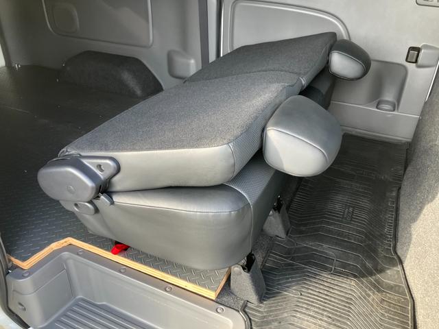 NV350キャラバンバン ロングライダープレミアムGXターボ ナビTV/バックモニター/ETC車載器/フルエアロ/エマージェンシーブレーキ/ローダウン/社外アルミ/デイライト/HIDヘッドライト/ベッドキット/サイドバイザー/スマートキー&プッシュスタート(54枚目)