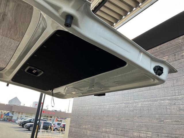 NV350キャラバンバン ロングライダープレミアムGXターボ ナビTV/バックモニター/ETC車載器/フルエアロ/エマージェンシーブレーキ/ローダウン/社外アルミ/デイライト/HIDヘッドライト/ベッドキット/サイドバイザー/スマートキー&プッシュスタート(60枚目)