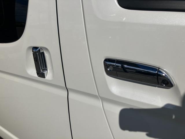 ハイエースバン スーパーＧＬ　ダークプライムＩＩ　寒冷地仕様／デジタルミラー／全方位カメラ／ナビＴＶ／ＥＴＣ／社外アルミ／フロントエアロ／ローダウン／ベッドキット（32枚目）