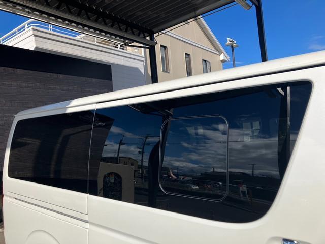ハイエースバン スーパーＧＬ　ダークプライムＩＩ　寒冷地仕様／デジタルミラー／全方位カメラ／ナビＴＶ／ＥＴＣ／社外アルミ／フロントエアロ／ローダウン／ベッドキット（34枚目）