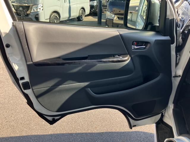 ハイエースバン スーパーＧＬ　ダークプライムＩＩ　寒冷地仕様／デジタルミラー／全方位カメラ／ナビＴＶ／ＥＴＣ／社外アルミ／フロントエアロ／ローダウン／ベッドキット（41枚目）