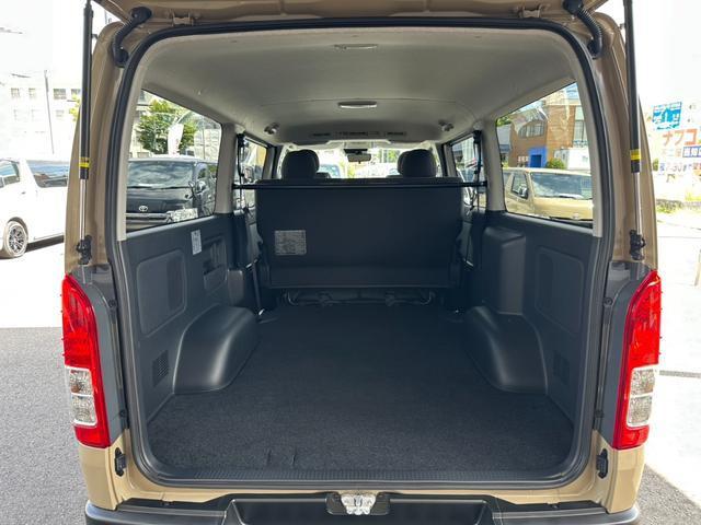 ハイエースバン ロングスーパーGL アースカラーパッケージ/パノラミックビューモニタ/デジタルインナーミラー/両側パワースライドドア/スマートキー&プッシュスタート/LEDヘッドライト/トヨタセーフティセンス/純正オプションアルミ(20枚目)