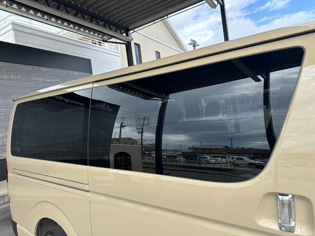 ハイエースバン ロングスーパーGL アースカラーパッケージ/パノラミックビューモニタ/デジタルインナーミラー/両側パワースライドドア/スマートキー&プッシュスタート/LEDヘッドライト/トヨタセーフティセンス/純正オプションアルミ(33枚目)