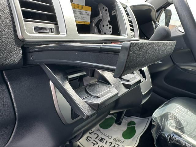 ハイエースバン ロングスーパーGL アースカラーパッケージ/パノラミックビューモニタ/デジタルインナーミラー/両側パワースライドドア/スマートキー&プッシュスタート/LEDヘッドライト/トヨタセーフティセンス/純正オプションアルミ(52枚目)