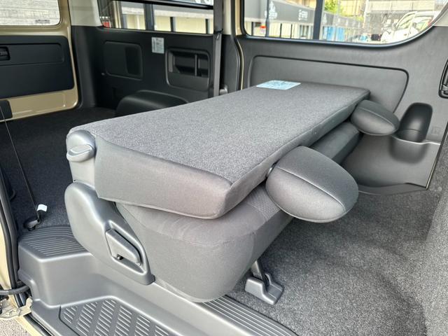 ハイエースバン ロングスーパーGL アースカラーパッケージ/パノラミックビューモニタ/デジタルインナーミラー/両側パワースライドドア/スマートキー&プッシュスタート/LEDヘッドライト/トヨタセーフティセンス/純正オプションアルミ(54枚目)