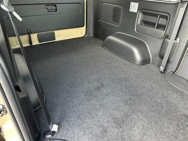 ハイエースバン ロングスーパーGL アースカラーパッケージ/パノラミックビューモニタ/デジタルインナーミラー/両側パワースライドドア/スマートキー&プッシュスタート/LEDヘッドライト/トヨタセーフティセンス/純正オプションアルミ(56枚目)