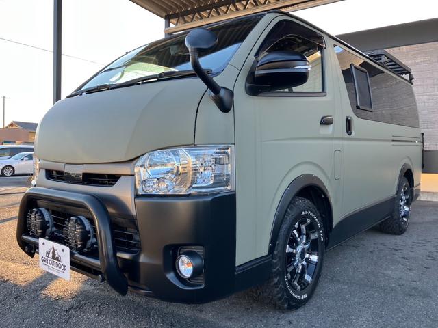 ハイエースバン スーパーGL ダークプライムII 4WD/ボディラッピングカーキ/BIG-Xナビ/天吊りモニタ/Bカメラ/サブバッテリー/ベッドキット/セカンドテーブル/社外デジタルミラー/社外アルミ/LEDヘッド/ルーフキャリア/外部電源あり(10枚目)