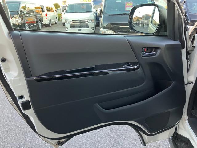 ハイエースバン スーパーGL ダークプライムII 4WD/ボディラッピングカーキ/BIG-Xナビ/天吊りモニタ/Bカメラ/サブバッテリー/ベッドキット/セカンドテーブル/社外デジタルミラー/社外アルミ/LEDヘッド/ルーフキャリア/外部電源あり(41枚目)