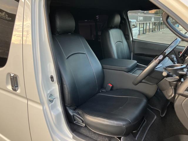 ハイエースバン スーパーＧＬ　ダークプライムＩＩ　ＢＩＧ－Ｘナビ／Ｂカメラ／／ＥＴＣ／ベッドキット／社外センターコンソール／ＬＥＤヘッドライト／スマートキー＆プッシュスタート／サイドバイザー／社外シートカバー／セーフティセンス／ＡＣ１００Ｖ電源（16枚目）