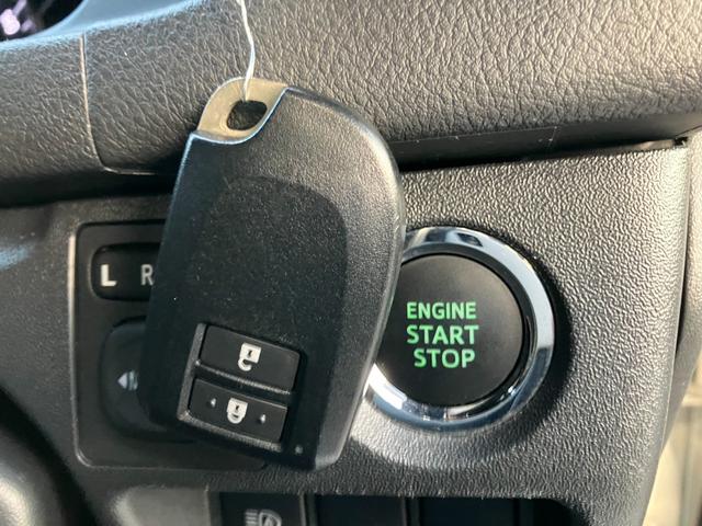 ハイエースバン スーパーＧＬ　ダークプライムＩＩ　ＢＩＧ－Ｘナビ／Ｂカメラ／／ＥＴＣ／ベッドキット／社外センターコンソール／ＬＥＤヘッドライト／スマートキー＆プッシュスタート／サイドバイザー／社外シートカバー／セーフティセンス／ＡＣ１００Ｖ電源（18枚目）