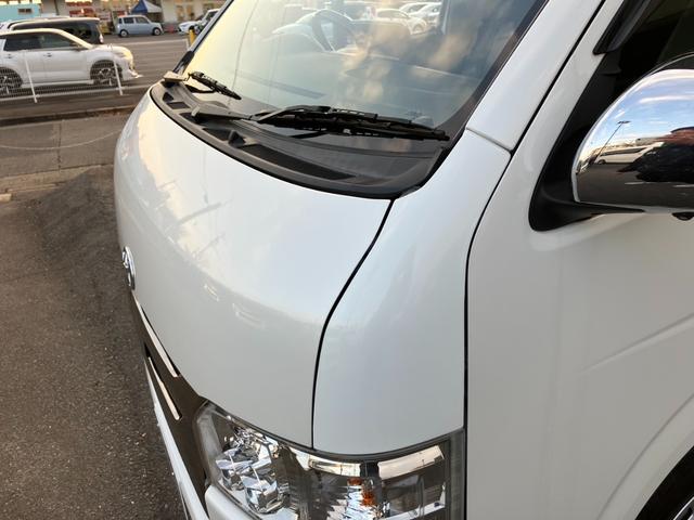 ハイエースバン スーパーＧＬ　ダークプライムＩＩ　ＢＩＧ－Ｘナビ／Ｂカメラ／／ＥＴＣ／ベッドキット／社外センターコンソール／ＬＥＤヘッドライト／スマートキー＆プッシュスタート／サイドバイザー／社外シートカバー／セーフティセンス／ＡＣ１００Ｖ電源（25枚目）