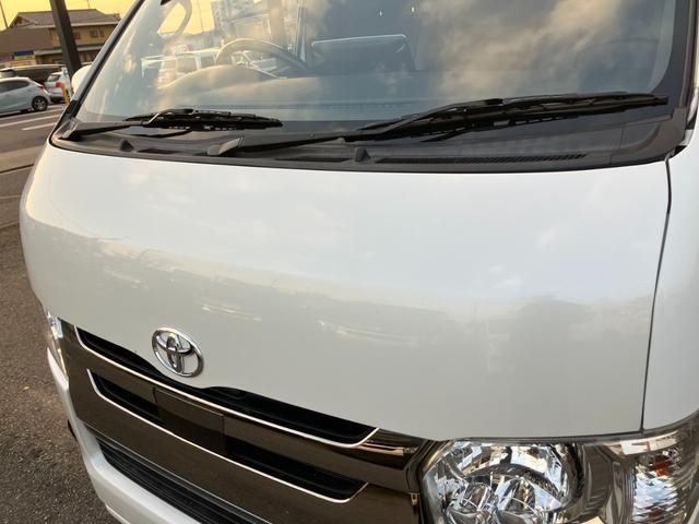 ハイエースバン スーパーＧＬ　ダークプライムＩＩ　ＢＩＧ－Ｘナビ／Ｂカメラ／／ＥＴＣ／ベッドキット／社外センターコンソール／ＬＥＤヘッドライト／スマートキー＆プッシュスタート／サイドバイザー／社外シートカバー／セーフティセンス／ＡＣ１００Ｖ電源（26枚目）