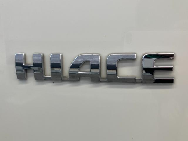 ハイエースバン スーパーＧＬ　ダークプライムＩＩ　ＢＩＧ－Ｘナビ／Ｂカメラ／／ＥＴＣ／ベッドキット／社外センターコンソール／ＬＥＤヘッドライト／スマートキー＆プッシュスタート／サイドバイザー／社外シートカバー／セーフティセンス／ＡＣ１００Ｖ電源（36枚目）