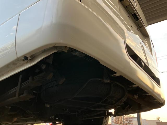 ハイエースバン スーパーＧＬ　ダークプライムＩＩ　ＢＩＧ－Ｘナビ／Ｂカメラ／／ＥＴＣ／ベッドキット／社外センターコンソール／ＬＥＤヘッドライト／スマートキー＆プッシュスタート／サイドバイザー／社外シートカバー／セーフティセンス／ＡＣ１００Ｖ電源（38枚目）