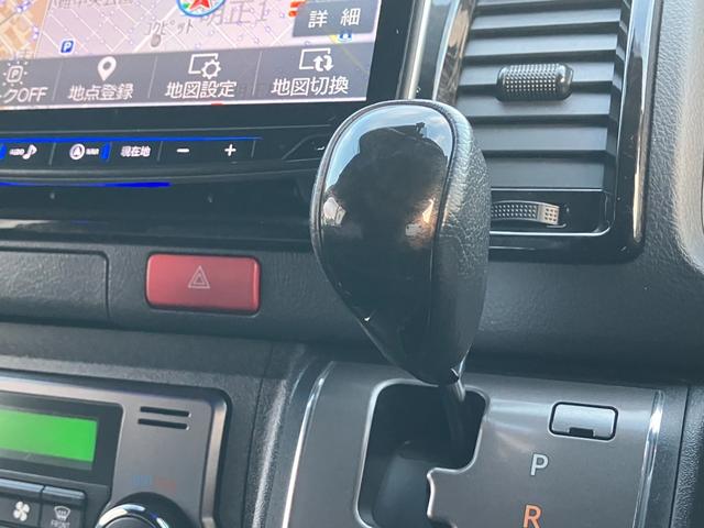 ハイエースバン スーパーＧＬ　ダークプライムＩＩ　ＢＩＧ－Ｘナビ／Ｂカメラ／／ＥＴＣ／ベッドキット／社外センターコンソール／ＬＥＤヘッドライト／スマートキー＆プッシュスタート／サイドバイザー／社外シートカバー／セーフティセンス／ＡＣ１００Ｖ電源（50枚目）