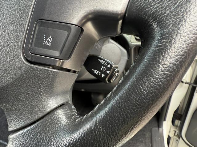 ハイエースバン スーパーＧＬ　ダークプライムＩＩ　ローダウン／１６インチアルミ／ベットキッド／フロントエアロ／アルパインナビ／シートカバー／クルーズコントロール（3枚目）