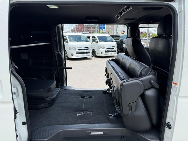 ハイエースバン スーパーＧＬ　ダークプライムＩＩ　ローダウン／１６インチアルミ／ベットキッド／フロントエアロ／アルパインナビ／シートカバー／クルーズコントロール（47枚目）