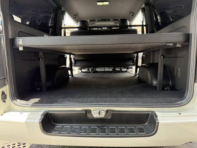 ハイエースバン スーパーＧＬ　ダークプライムＩＩ　ローダウン／１６インチアルミ／ベットキッド／フロントエアロ／アルパインナビ／シートカバー／クルーズコントロール（59枚目）