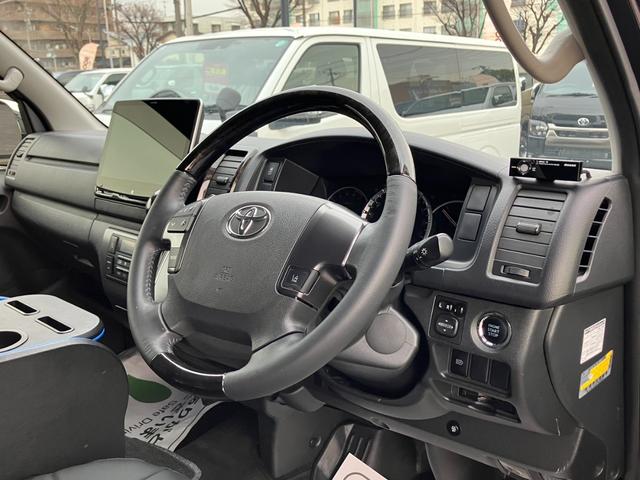 ハイエースバン スーパーＧＬ　ダークプライム　ＢＩＧ－Ｘナビ／Ｂカメラ／ＥＴＣ／ＬＥＤヘッドライト／スマートキー＆プッシュスタート／ＴＲＤアルミ／ベッドキット（45枚目）