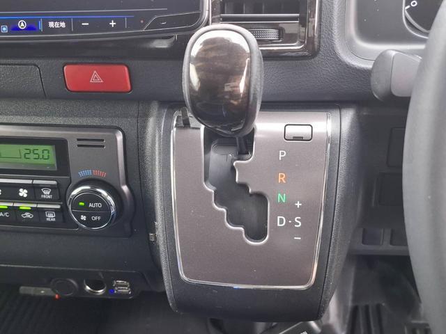 ハイエースバン スーパーＧＬ　ダークプライム　ＢＩＧ－Ｘナビ／Ｂカメラ／ＥＴＣ／ＬＥＤヘッドライト／スマートキー＆プッシュスタート／ＴＲＤアルミ／ベッドキット（52枚目）