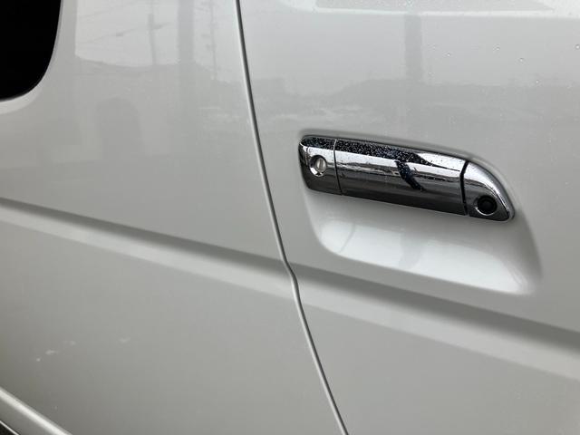 ハイエースワゴン ＧＬ　１オーナー／ＢＩＧ－Ｘナビ／アルパイン後席モニター／４列１０人乗り／レザー調シートカバー／ＧＲ８ベッドキット／ＬＥＤヘッドライト／スマートキー＆プッシュスタート／サイドバイザー／セーフティセンス（32枚目）