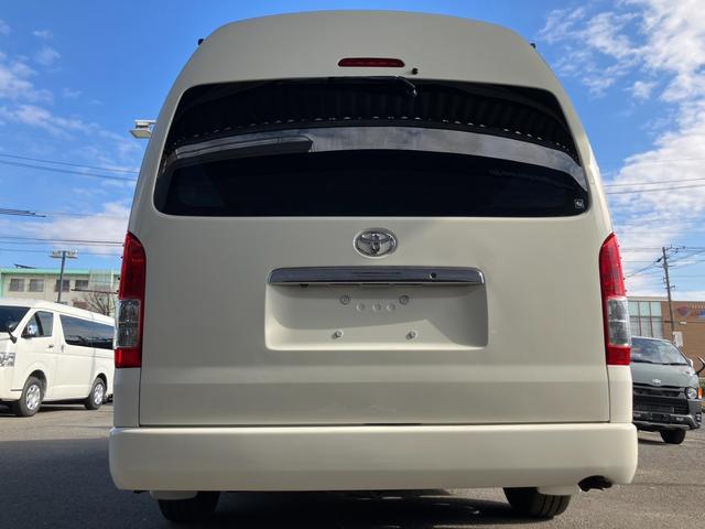 ハイエースバン ＳロングワイドＤＸ　ＧＬパッケージ　４ＷＤ／ハイルーフ５人乗／ナビＴＶ／Ｂカメラ／天吊モニタ／天井スピーカー／社外アルミ／ＧＲ８エアロ／ベッドキット（22枚目）