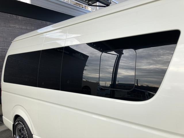 ハイエースバン ＳロングワイドＤＸ　ＧＬパッケージ　４ＷＤ／ハイルーフ５人乗／ナビＴＶ／Ｂカメラ／天吊モニタ／天井スピーカー／社外アルミ／ＧＲ８エアロ／ベッドキット（33枚目）