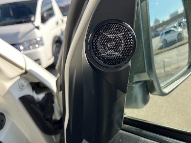 ハイエースバン ＳロングワイドＤＸ　ＧＬパッケージ　４ＷＤ／ハイルーフ５人乗／ナビＴＶ／Ｂカメラ／天吊モニタ／天井スピーカー／社外アルミ／ＧＲ８エアロ／ベッドキット（47枚目）