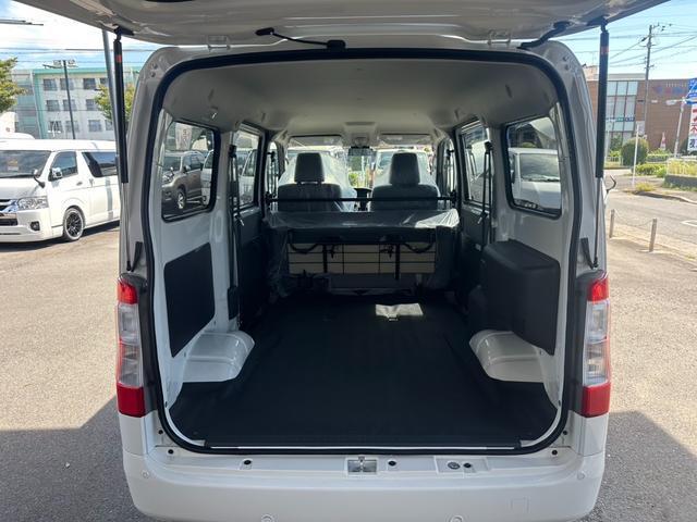 タウンエースバン ＧＬ　４ＷＤ／トヨタセーフティセンス／コーナーセンサー／アイドリングストップ／キーレスエントリー／Ｗエアバッグ／パワーウインドウ／横滑り防止装置／ヘッドライトレベライザー／純正ホイール／登録済未使用車（56枚目）