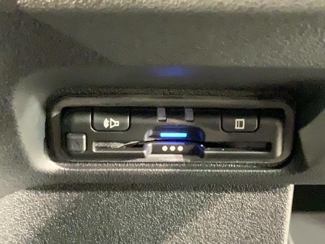 Ｎ－ＢＯＸカスタム ターボ　Ｈ　ＳＥＮＳＩＮＧ　新車保証　試乗禁煙車　ナビＶＸＭ－２４５ＺＦＥｉ　リヤカメラ　ＢＴオ－ディオ　シ－トヒ－タ－　ＥＴＣ　両側電動ドア　フォグライト　ＴＶ　ＬＥＤライト　クルコン　アルミ　車線逸脱（13枚目）