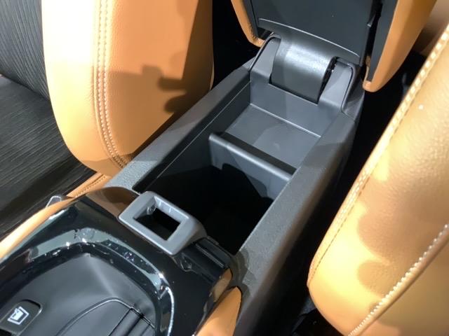 ヴェゼル ハイブリッドZ・ホンダセンシング 最長5年保証 8inchナビ VXM-197VFEi BTオーディオ ドラレコ ETC LEDライト シ-トヒ-タ- クルコン USB TV DVD サイドエアバッグ(28枚目)