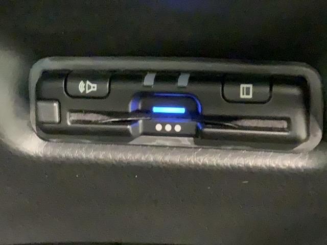 フィット e:HEVホーム H SENSING 新車保証 試乗禁煙車  9inchナビLXM-242ZFNi フルセグ リヤカメラ BTオ-ディオ ETC LEDライト サイドエアバッグ クルコン USB CarPlay(12枚目)
