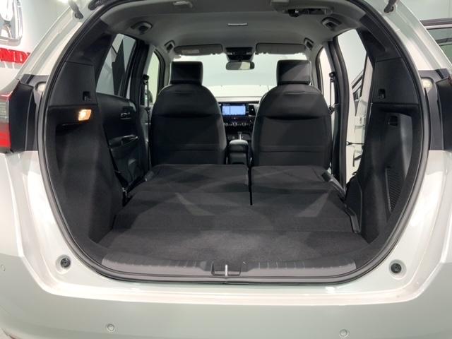 フィット e:HEVホーム H SENSING 新車保証 試乗禁煙車  9inchナビLXM-242ZFNi フルセグ リヤカメラ BTオ-ディオ ETC LEDライト サイドエアバッグ クルコン USB CarPlay(19枚目)