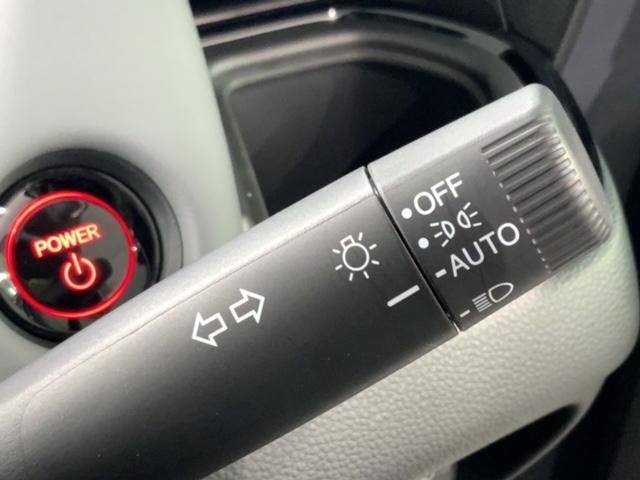 フィット ｅ：ＨＥＶＲＳ　Ｈ　ＳＥＮＳＩＮＧ　新車保証　試乗禁煙車　ナビＬＸＭ－２４２ＺＦＮｉ　フルセグＴＶ　リヤカメラ　ＢＴオ－ディオ　ＤＶＤ　ＣａｒＰｌａｙ　ＥＴＣ　ＬＥＤライト　クルコン　アルミ　サイドエアバッグ（12枚目）