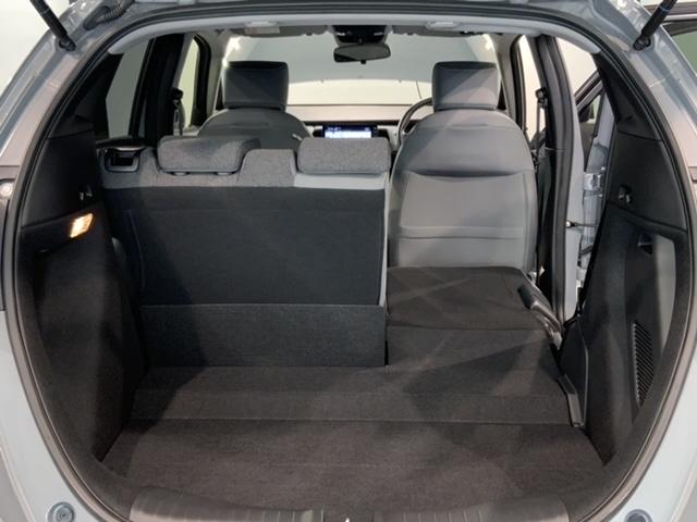 フィット ｅ：ＨＥＶＲＳ　Ｈ　ＳＥＮＳＩＮＧ　新車保証　試乗禁煙車　ナビＬＸＭ－２４２ＺＦＮｉ　フルセグＴＶ　リヤカメラ　ＢＴオ－ディオ　ＤＶＤ　ＣａｒＰｌａｙ　ＥＴＣ　ＬＥＤライト　クルコン　アルミ　サイドエアバッグ（39枚目）