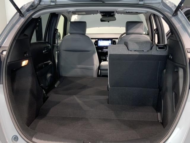 フィット ｅ：ＨＥＶＲＳ　Ｈ　ＳＥＮＳＩＮＧ　新車保証　試乗禁煙車　ナビＬＸＭ－２４２ＺＦＮｉ　フルセグＴＶ　リヤカメラ　ＢＴオ－ディオ　ＤＶＤ　ＣａｒＰｌａｙ　ＥＴＣ　ＬＥＤライト　クルコン　アルミ　サイドエアバッグ（40枚目）