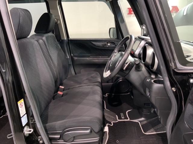 シートは厚めのクッションですのでゆったり座れますよ。