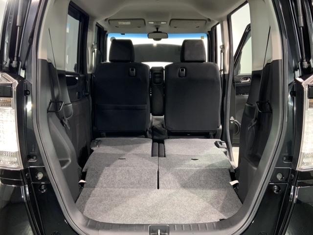 リアシートを倒すと、ラゲッジスペースを広くお使いいただけます！