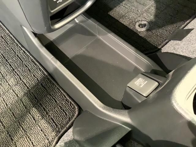 N-ONE オリジナルスタイルプラスアーバン H SENSING 新車保証 試乗禁煙車 ナビVXM-245ZFEi TV リヤカメラ BTオ-ディオ シ-トヒ-タ- ETC LEDライト VSA クルコン スマ-トキ- サイドSRS(30枚目)