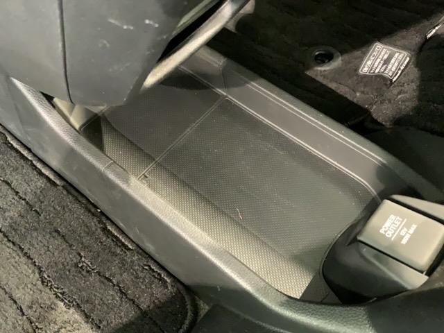 Ｎ－ＯＮＥ オリジナル　タバコ臭有り　Ｈ　ＳＥＮＳＩＮＧ　２ト－ン　最長５年保証　ワンオ－ナ－　ナビＶＸＭ－２１５Ｃｉ　Ｒカメラ　ＢＴオ－ディオ　ＬＥＤライト　ＶＳＡ　クルコン　スマ－トキ－　盗難防止装置　整備記録簿　ＡＡＣ（24枚目）