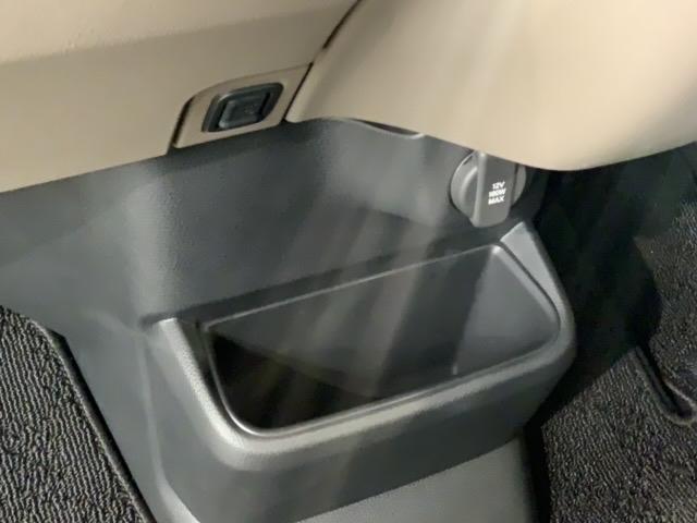 Ｎ－ＢＯＸジョイ ターボ　Ｈ　ＳＥＮＳＩＮＧ　２トーン　試乗禁煙車　８ｉｎｃｈナビ　ＶＸＭ－２４５ＺＦＥｉ　ＴＶ　リヤカメラ　ＢＴオ－ディオ　シ－トヒ－タ－　ＥＴＣ　ＬＥＤライト　両側電動ドア　ＶＳＡ　スマ－トキ－　ターボ（27枚目）