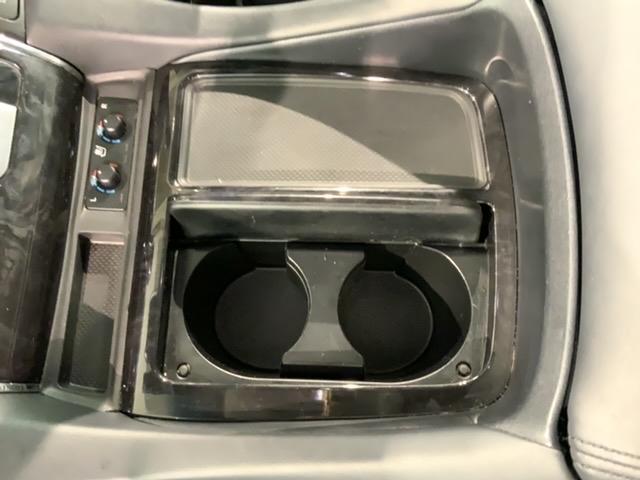 ヴェルファイア ２．５ＺＧエディション　最長５年保証　１１ｉｎｃｈナビ　ＴＶ　リヤカメラ　ＤＶＤ　リヤ席モニター　衝突軽減Ｂ　ＥＴＣ　ＬＥＤライト　両側電動ドア　シートヒーター　ベンチレーション　電動シート　クルコン　Ｐテールゲート　アルミ（28枚目）