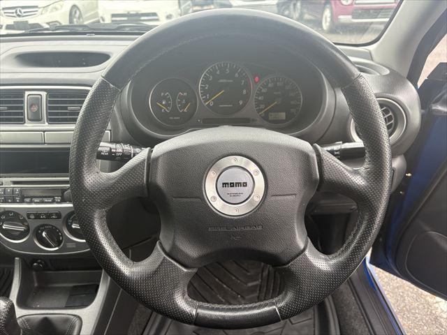 インプレッサスポーツワゴン 20N 5MT 4WD タイベル交換済 ETC キーレス 純正オーディオ MOMOステアリング 電動格納ミラー プロジェクターヘッドライト フロントフグランプ 純正アルミホイール(14枚目)