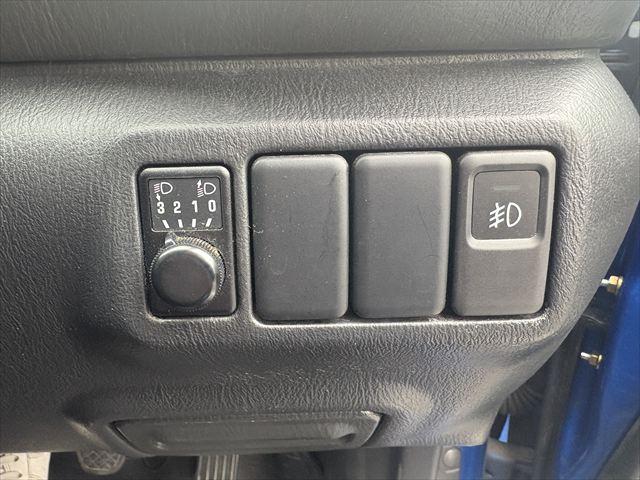 インプレッサスポーツワゴン 20N 5MT 4WD タイベル交換済 ETC キーレス 純正オーディオ MOMOステアリング 電動格納ミラー プロジェクターヘッドライト フロントフグランプ 純正アルミホイール(24枚目)